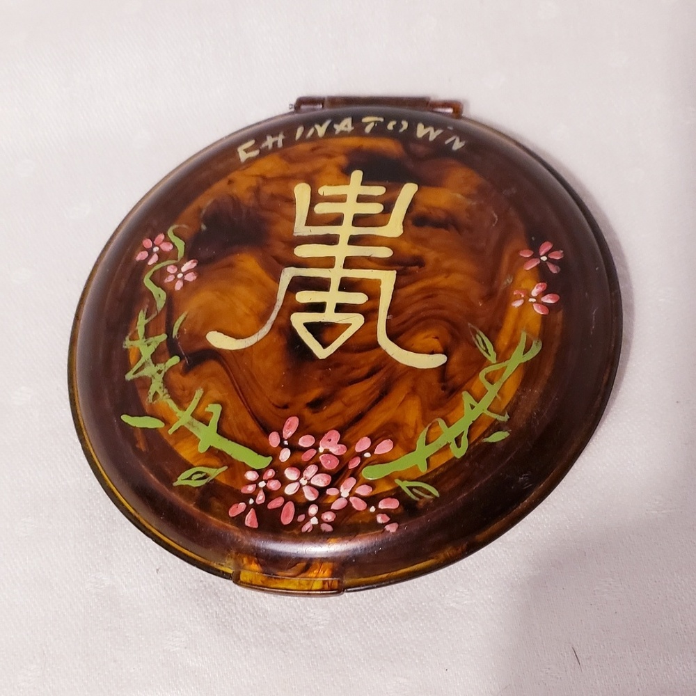 Vintage Mid-century Mod Large Powder Compact - Picture 5 of 5